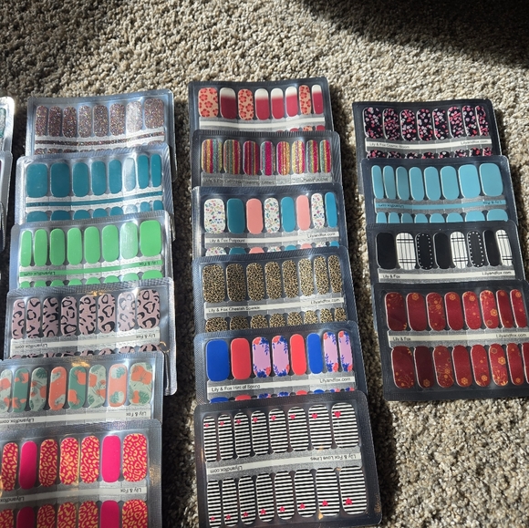 Lily & Fox Nail Wraps - Picture 3 of 3